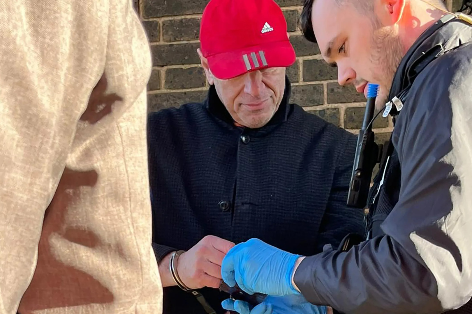 Βρετανός πολιτικός που κατηγορούσε τον Έλον Μασκ για τις επιθέσεις του κατά του Στάρμερ συνελήφθη για παιδεραστία