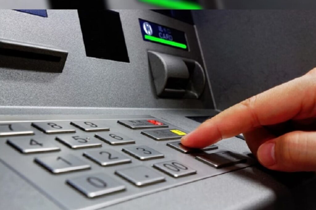 Τράπεζες: Ποιες προμήθειες μειώνονται από σήμερα