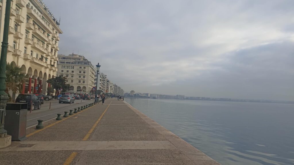 Συννεφιά και θερμοκρασίες έως 19 βαθμούς και σήμερα – Έρχονται βροχές με νοτιάδες από αύριο
