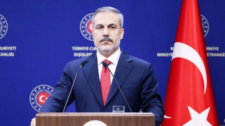 Προκλητικός ξανά ο Χακάν Φιντάν: «Η Αθήνα δέχεται εσωτερικές πιέσεις που επηρεάζουν τον διάλογό μας - Υπάρχει το ζήτημα τού πώς να δούμε τα θέματα στο Αιγαίο και τα άλλα θέματά μας στη Δυτική Θράκη»