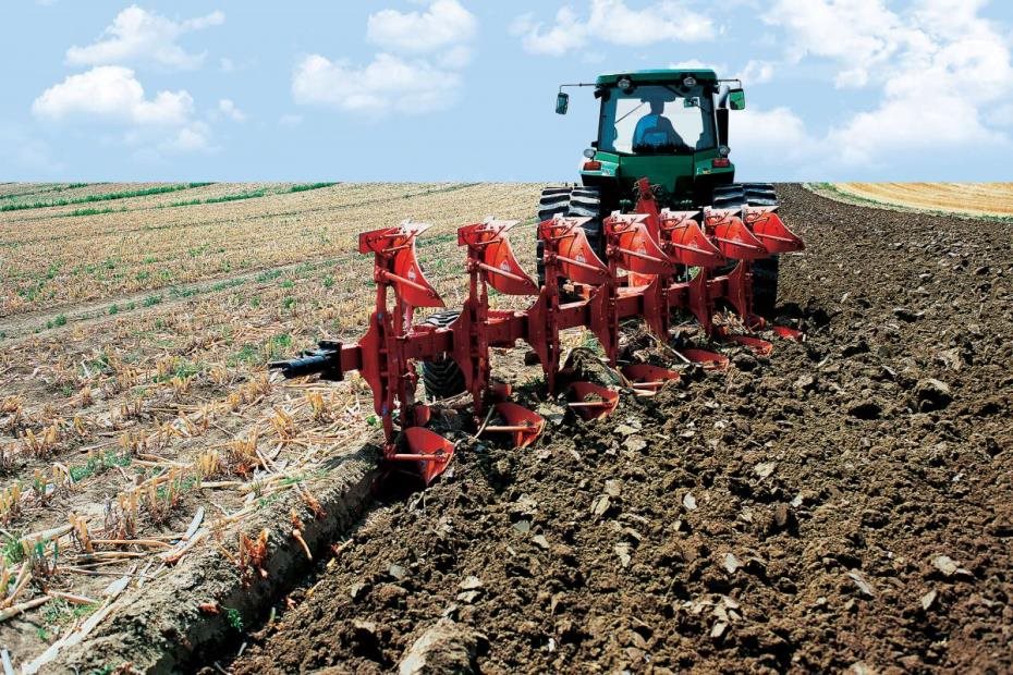 Αγρίνιο: Νεκρή 65χρονη που έπεσε από τρακτέρ