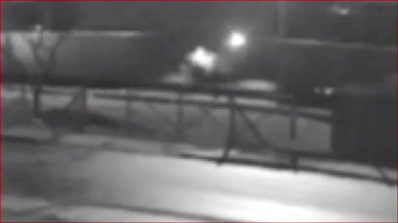 Στο φως βίντεο της εμπορικής αμαξοστοιχίας λίγο πριν τη σύγκρουση στα Τέμπη