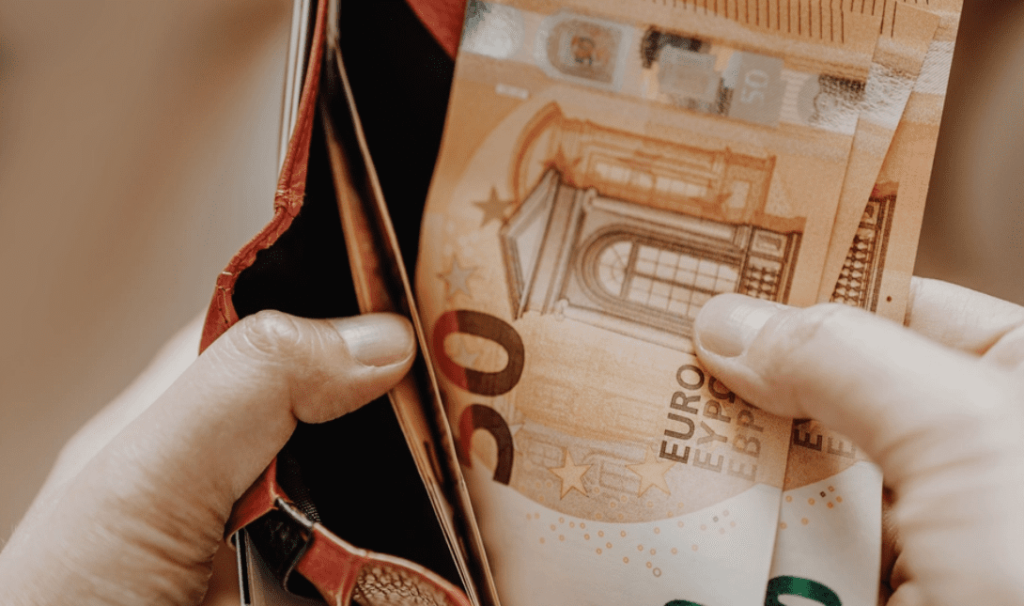Ρέθυμνο: Βρήκε πορτοφόλι με 1.500 ευρώ και το παρέδωσε αμέσως στην αστυνομία