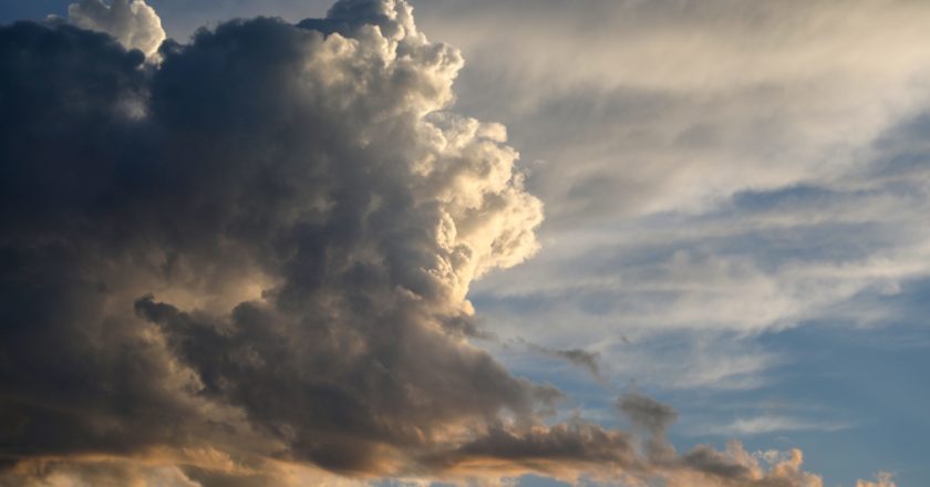 Καιρός: Αυξημένες νεφώσεις και μικρή πτώση της θερμοκρασίας