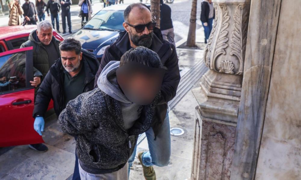 Ηράκλειο: Απειλές και υβριστικά μηνύματα δέχεται η κόρη του 44χρονου που κατηγορείται για τον βασανισμό του αγοριού