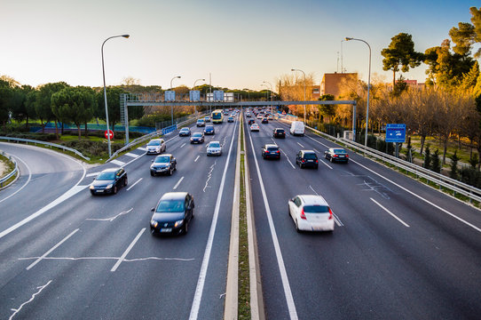 ΑΑΔΕ: Στο 88% η εμπρόθεσμη πληρωμή των τελών κυκλοφορίας