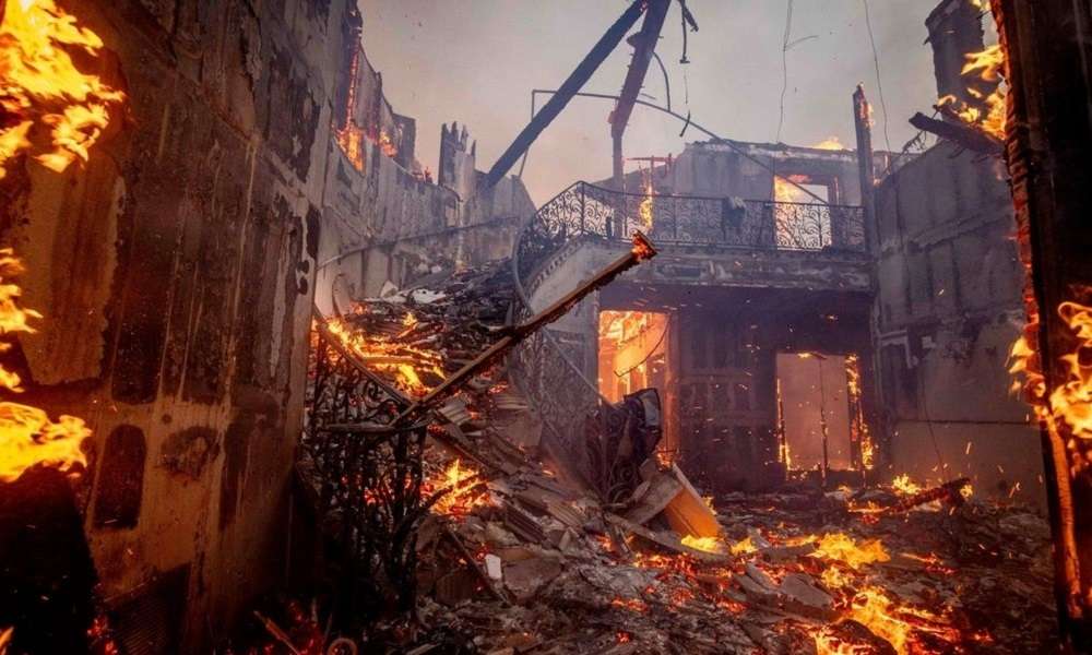 Λος Αντζελες: Μαίνονται οι πυρκαγιές, τουλάχιστον 11 οι νεκροί