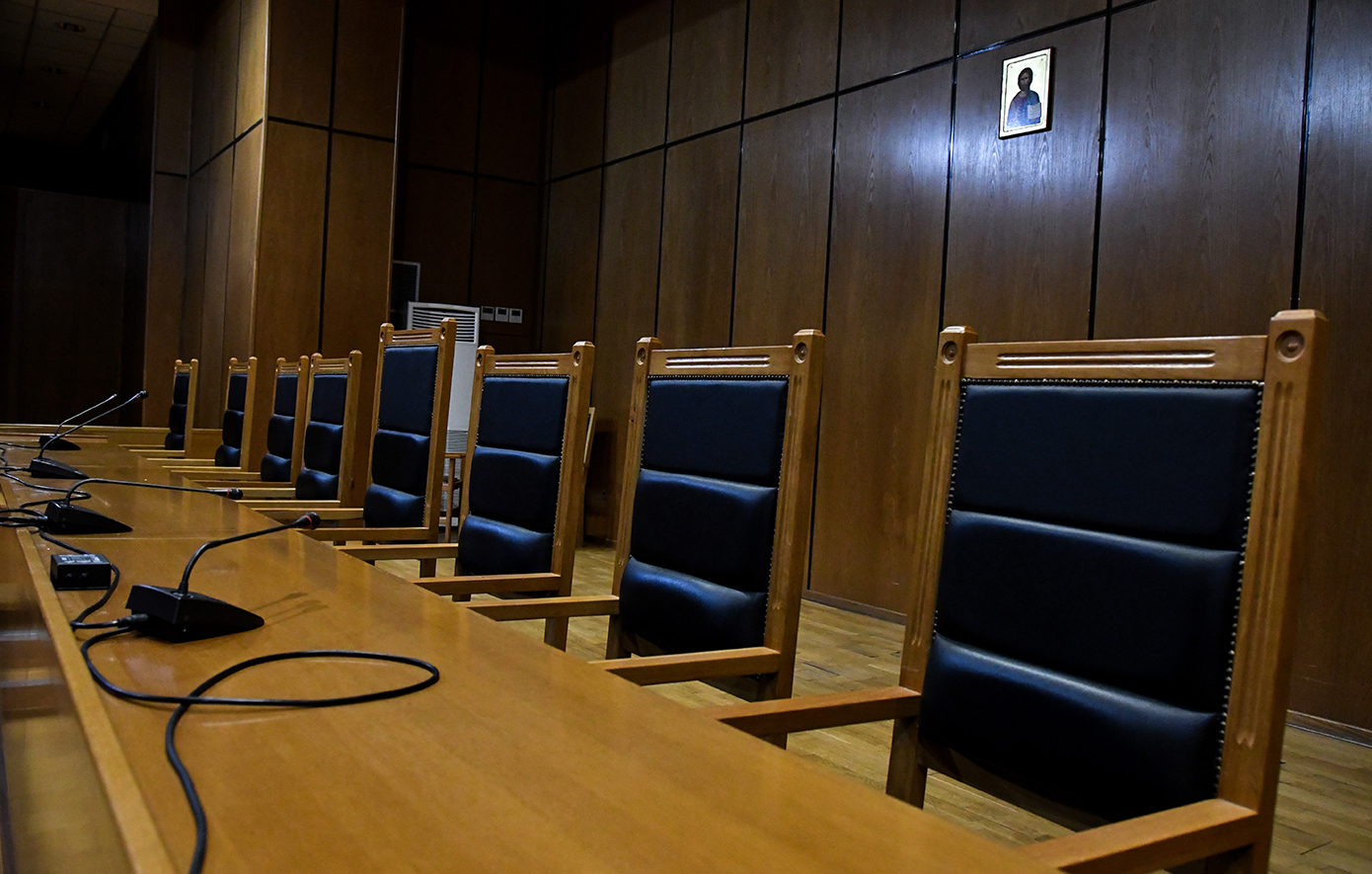 Ηράκλειο: Σε εξέλιξη η δίκη της 42χρονης που έριξε καυστικό υγρό στον πρώην σύζυγό της