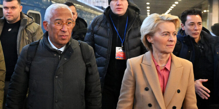 Ούρσουλα φον ντερ Λάιεν: «H Ουκρανία είναι Ευρώπη» – Νέο πακέτο 3,5 δις στο Κίεβο