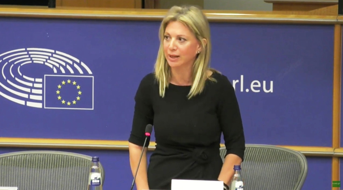 Μαρία Καρυστιανού εναντίον Μάκη Βορίδη: «Φοβάστε τις τεράστιες ευθύνες και θέλετε να βγει η κυβέρνησή σας άβρεχτη με ένα πλημμέλημα;»