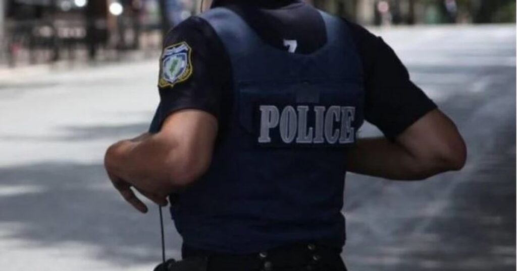 Θεσσαλονίκη: Αστυνομικός πήγε τραυματίας στο “424” και τον έδιωξαν με αναρρωτική γιατί δεν υπήρχε ορθοπεδικός