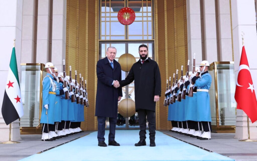 Ο Ερντογάν συναντήθηκε με τον Τζιχαντιστή μεταβατικό πρόεδρο της Συρίας στην Άγκυρα