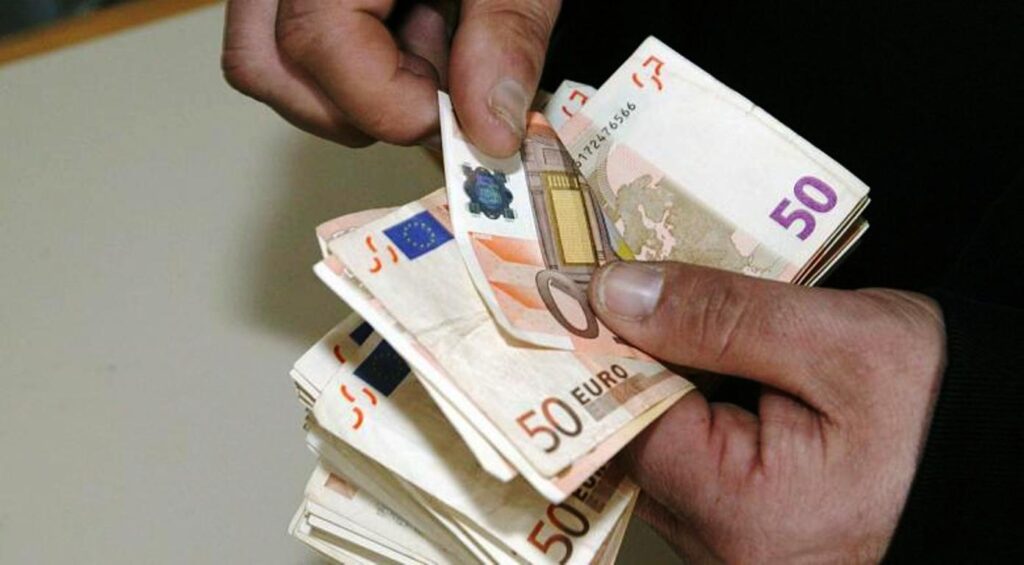 Δικαιούνται τα τρία δώρα στις επικουρικές συντάξεις οι συνταξιούχοι του Δημοσίου που είχαν προσφύγει στα δικαστήρια μέχρι 21/7/2020 σύμφωνα με απόφαση Ανώτατου Δικαστηρίου