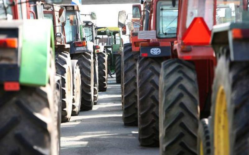Λάρισα: Νέος αποκλεισμός από τους αγρότες στο μπλόκο της Γυρτώνης