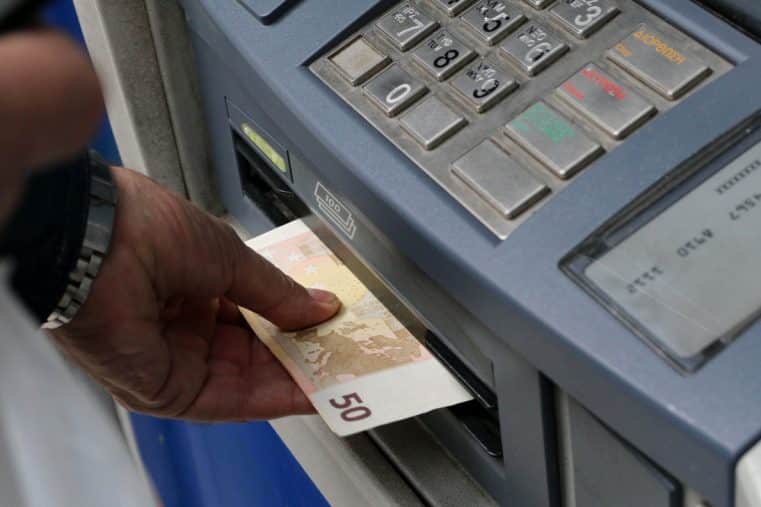 ΟΠΕΚΑ: Το πρόβλημα καταβολής Ελάχιστου Εγγυημένου Εισοδήματος σε 15.328 δικαιούχους οφείλεται στο διατραπεζικό σύστημα συναλλαγών