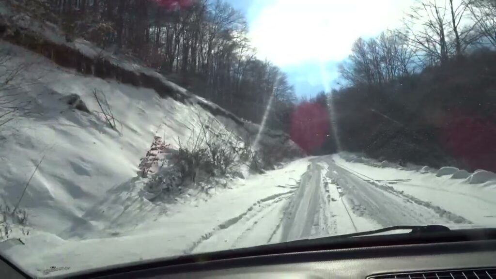 Φλώρινα: Ανοιξιάτικα χιόνια και ο υδράργυρος στους -2 βαθμούς – Μια ώρα μετά άνοιξαν τα σχολεία (Video)