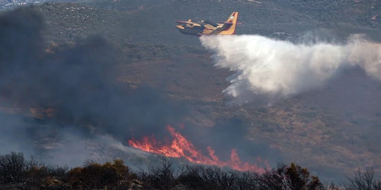 Δασική φωτιά στο Καλαμίτσι Αποκόρωνα στα Χανιά – Ήχησε το 112