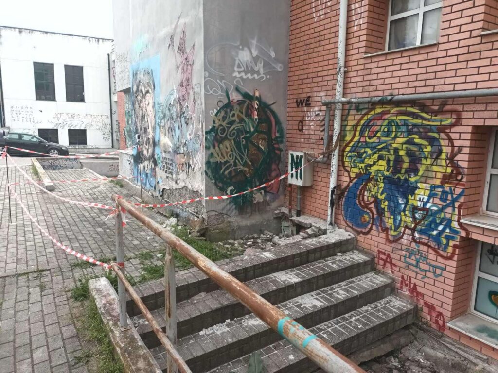 Τραγικές εικόνες στο κτίριο της σχολής Καλών Τεχνών του ΑΠΘ