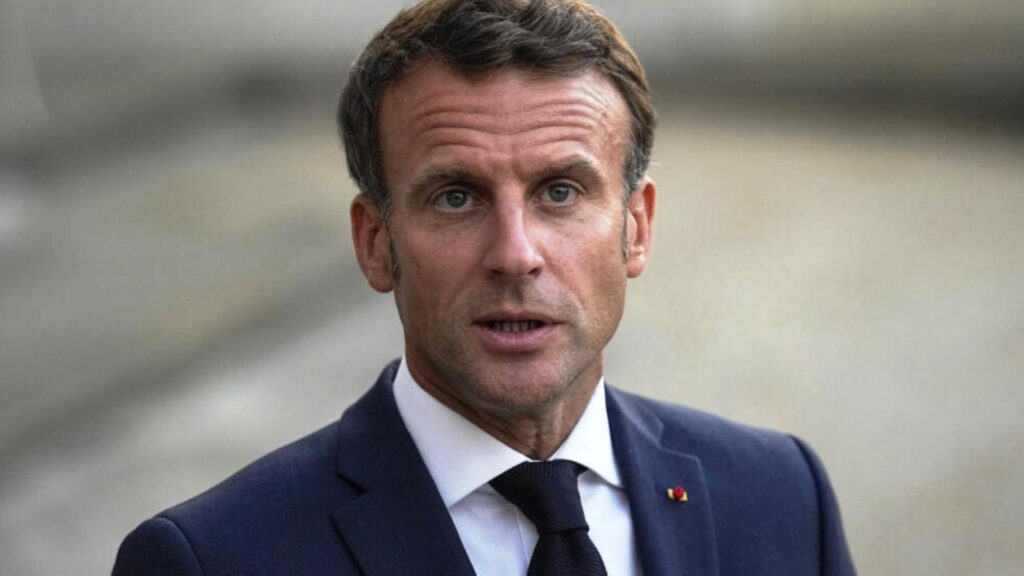 Η Γαλλία καλεί τους υπηκόους της να εγκαταλείψουν το Ιράν.