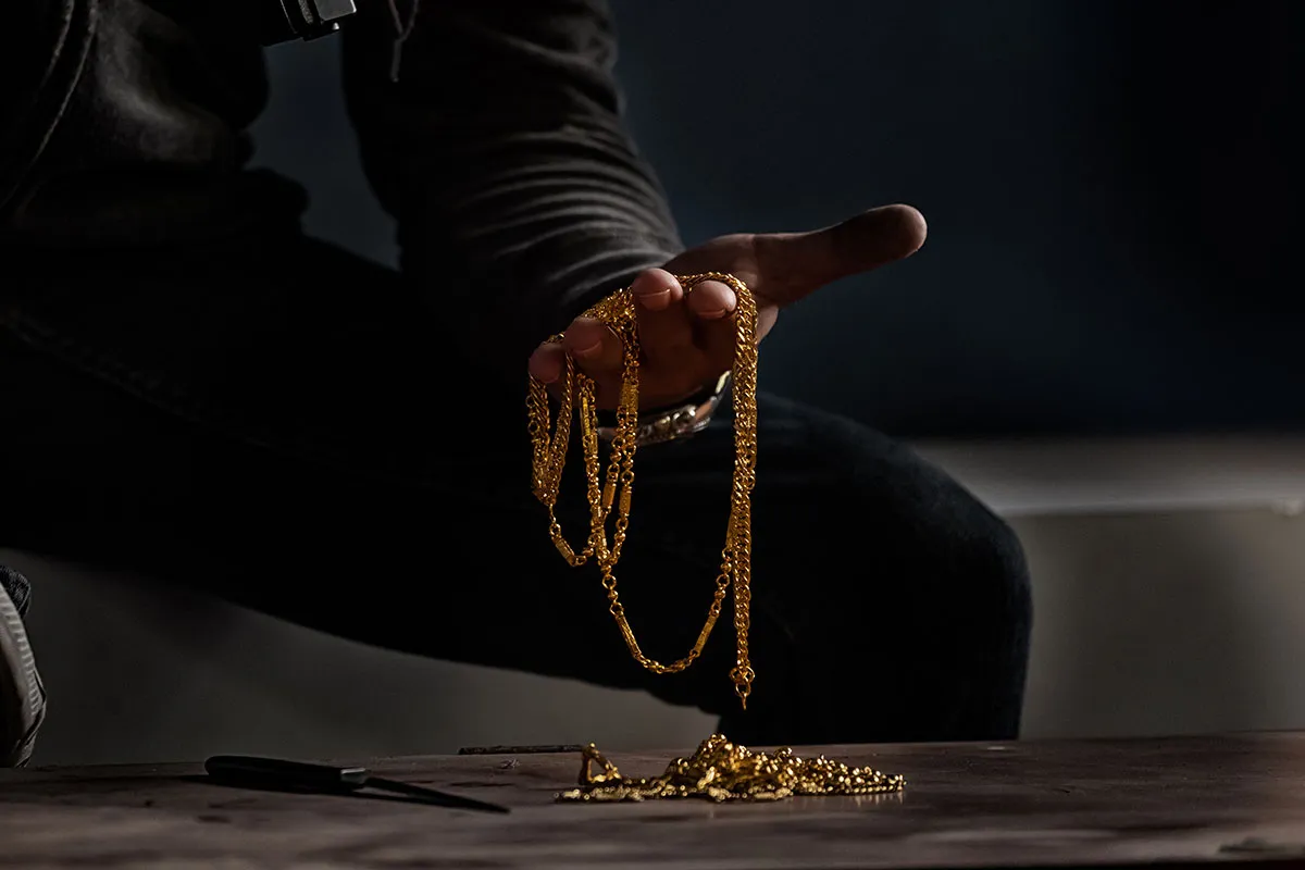 Άρπαζαν αλυσίδες από τον λαιμό θυμάτων προσποιούμενοι ότι πουλούν αγροτικά προϊόντα – Τραυμάτισαν μια 85χρονη