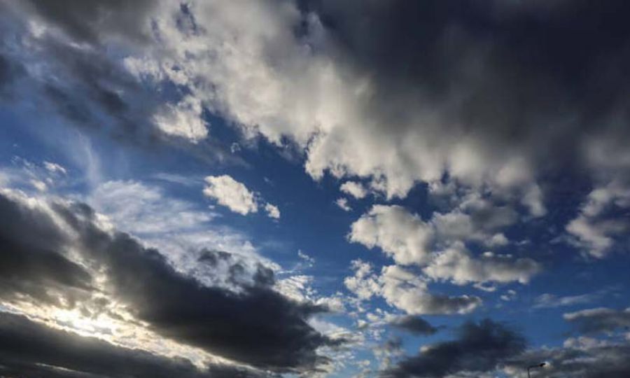 Καιρός: Παροδικές νεφώσεις σε όλη τη χώρα