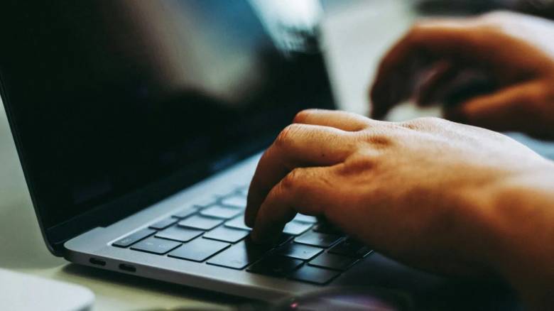 Μύκονος: 34χρονος συνελήφθη για revenge porn – Διακινούσε πορνογραφικά βίντεο έναντι αμοιβής