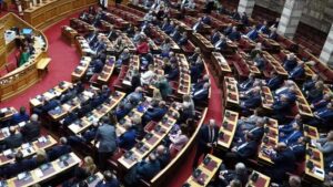 Βουλή: «Αυλαία» για τη συνταγματική αναθεώρηση