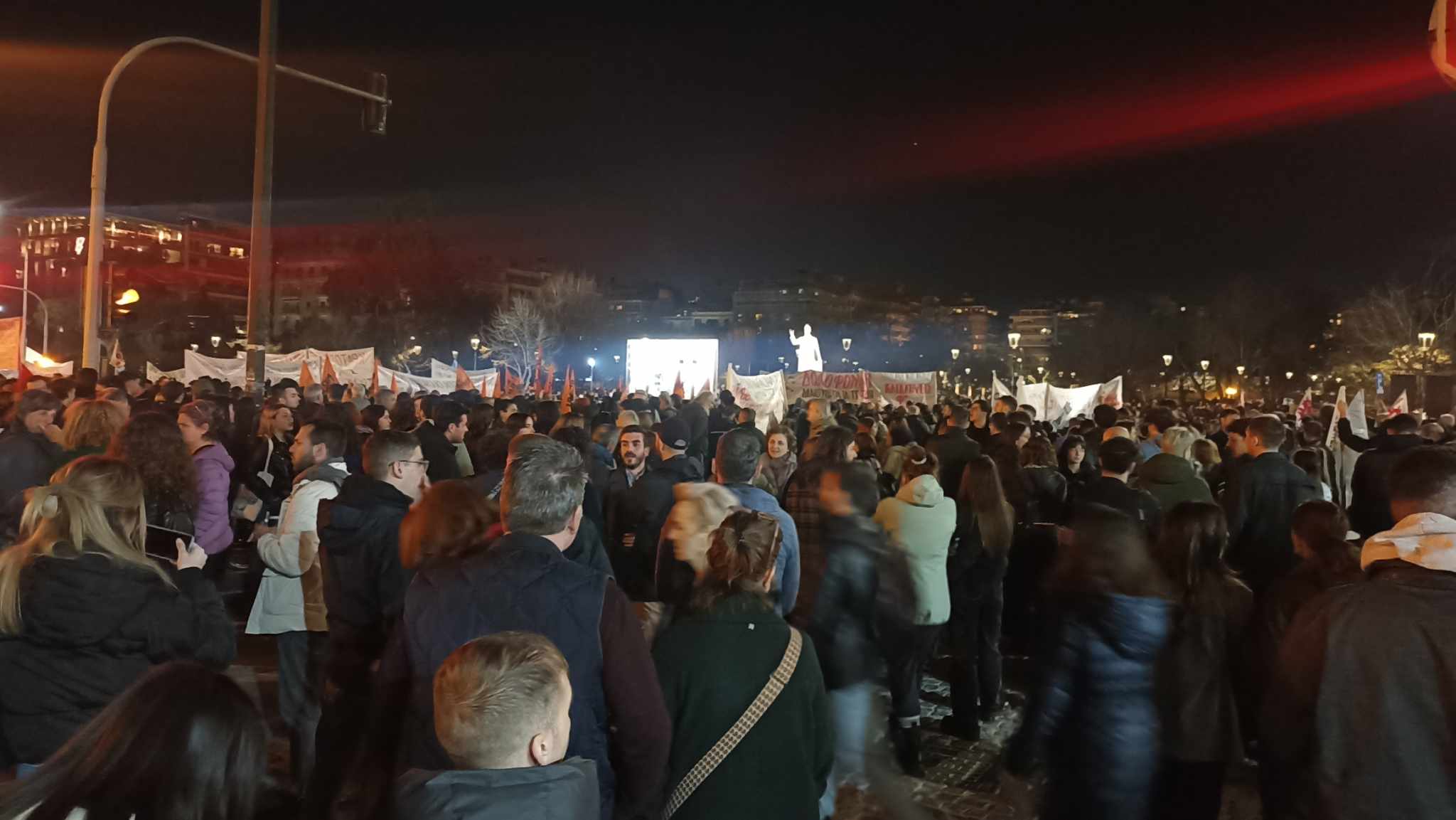 Μεγάλη συγκέντρωση αυτή την ώρα στη Θεσσαλονίκη για τα Τέμπη (ΒΙΝΤΕΟ)