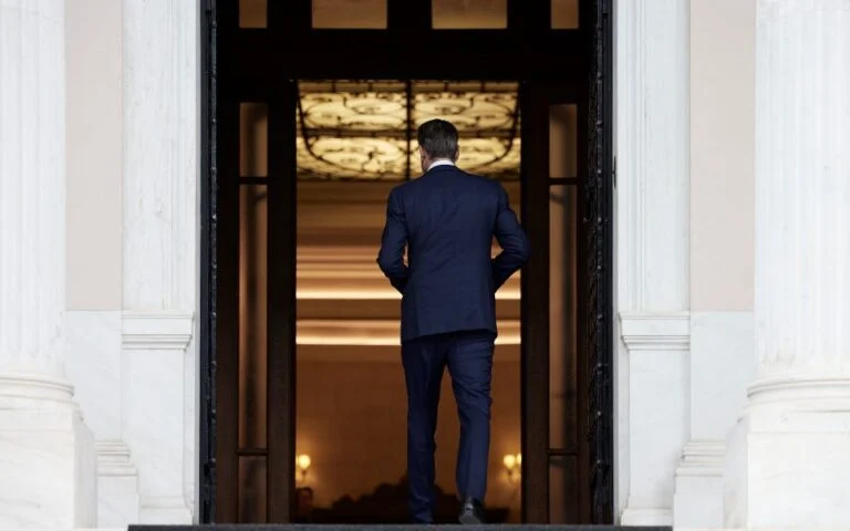 Ανασχηματισμός: Αντίστροφη μέτρηση για την ανακύκλωση προσώπων