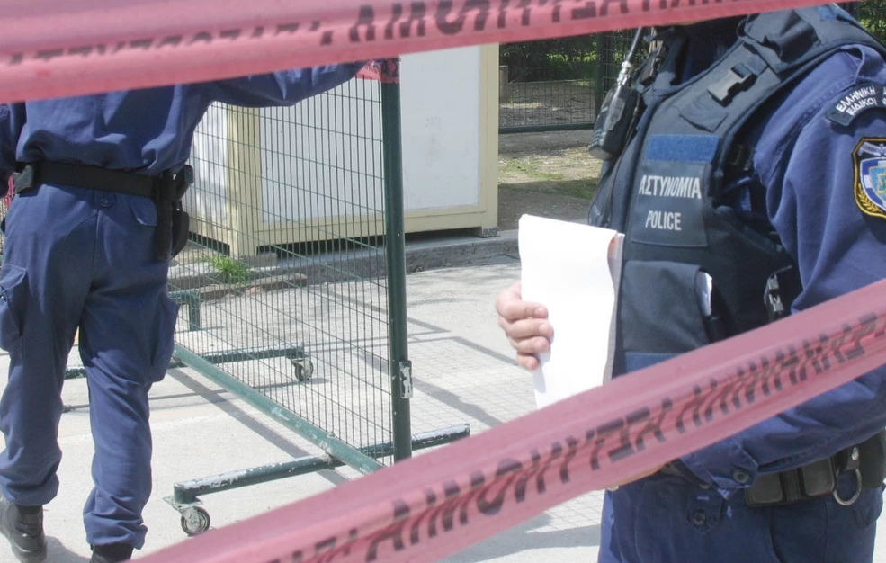 Θρίλερ στο Κορωπί: Άνδρας «μπούκαρε» στο Α.Τ και τραυμάτισε με κατσαβίδι δύο αστυνομικούς