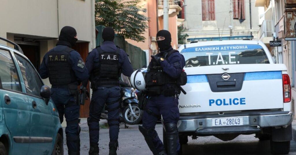 Κρήτη: Επιχείρηση εκκένωσης κατάληψης – Έξι συλλήψεις