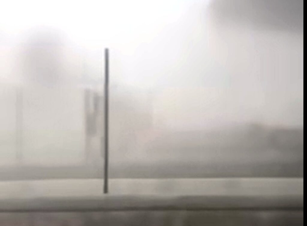 Σοβαρό τροχαίο στην Εγνατία Οδό με φορτηγό που έπεσε πάνω στα διόδια Πολυμύλου λόγω ομίχλης – Πληροφορίες για δύο νεκρούς και τρείς τραυματίες