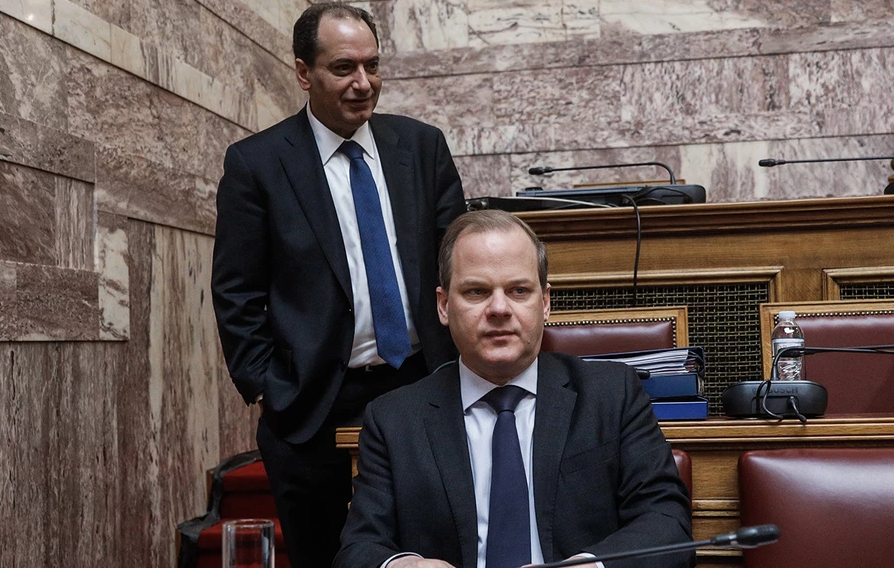 Στη Βουλή δικογραφία για το έγκλημα των Τεμπών