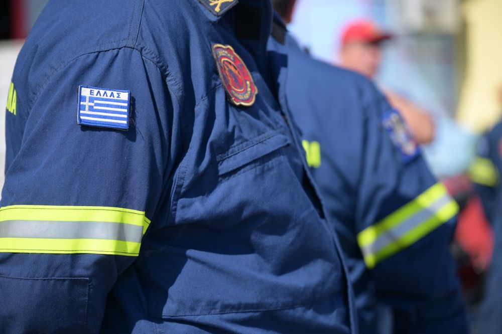 Τραγωδία στα Φάρσαλα: 19χρονος δόκιμος πυροσβέστης καταπλακώθηκε από τοίχο