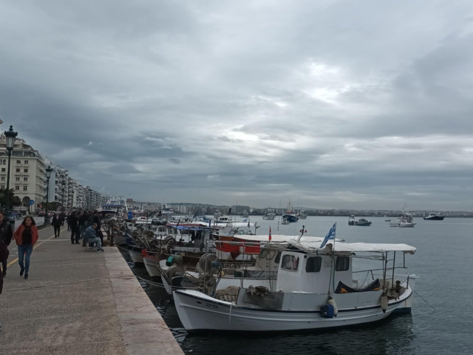 Δυναμικές κινητοποιήσεις αλιέων: «Βάζουν ταφόπλακα στον κλάδο μας - Oι ζυγαριές θα είναι το τέλος της αλιείας στην Ελλάδα»