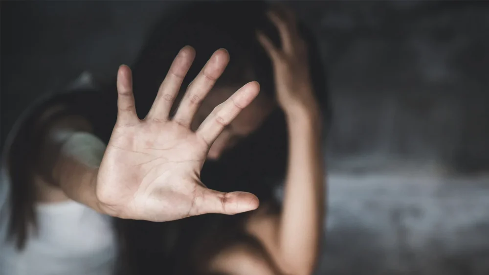 Φθιώτιδα: Γύρισε μεθυσμένος σπίτι και ξυλοκόπησε τη 42χρονη σύντροφό του