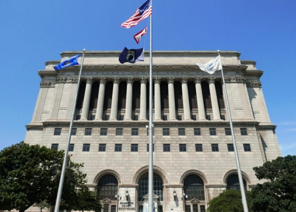 Η.Π.Α: Το FBI συνέλαβε δικαστή για «παρεμπόδιση» σύλληψης παράνομου μετανάστη