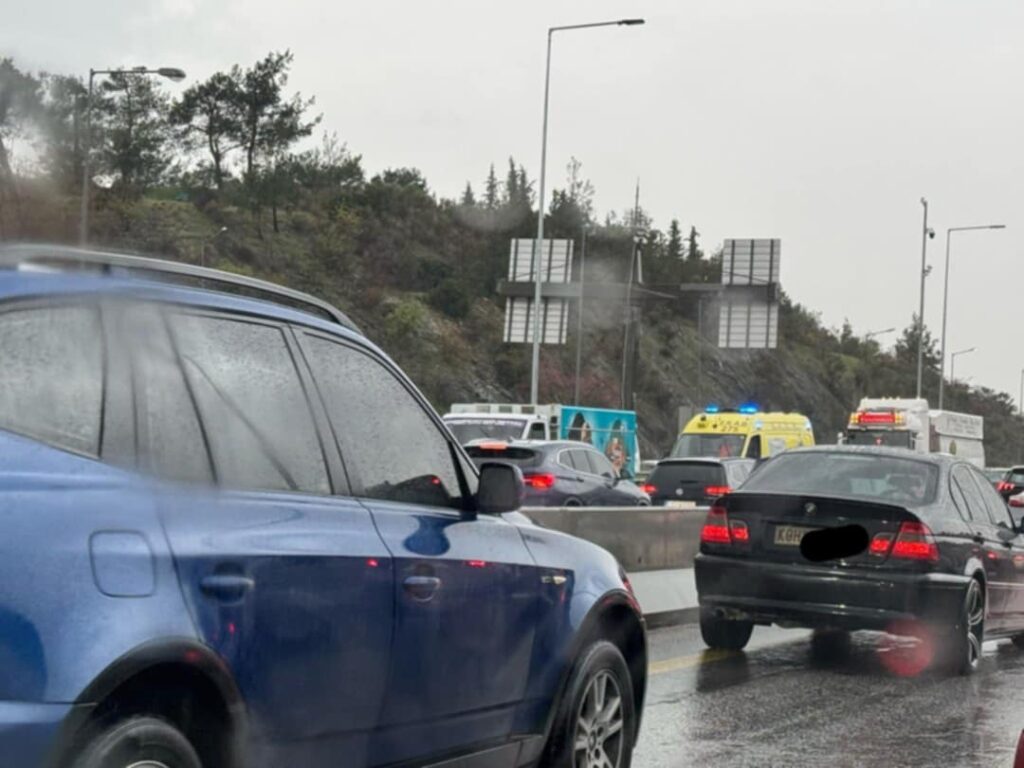 Μεγάλη ταλαιπωρία και μποτιλιάρισμα στον περιφερειακό της Θεσσαλονίκης