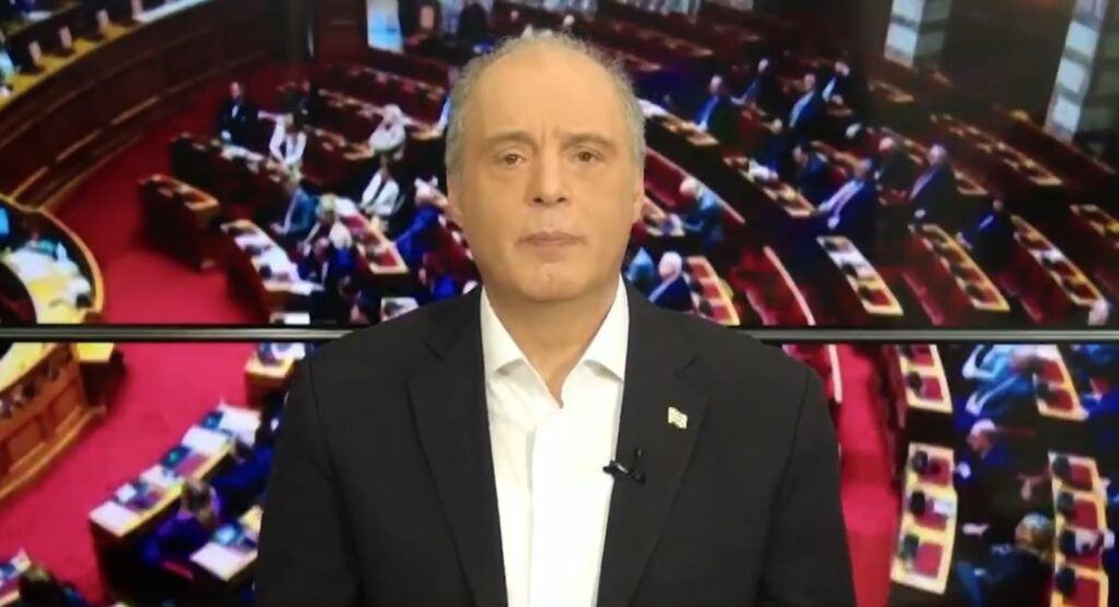 Κυριάκος Βελόπουλος: «Κύριε Μητσοτάκη με τα ψέματα δεν ασκείς οικονομική πολιτική ταΐζοντας τους πλουσίους με δισ. ευρώ και τάζοντας στον φτωχό πολίτη μερικά ευρουλάκια»