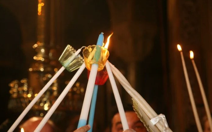 Πάσχα: Τι ώρα θα φτάσει στη Θεσσαλονίκη το Άγιο Φως το Μ. Σάββατο