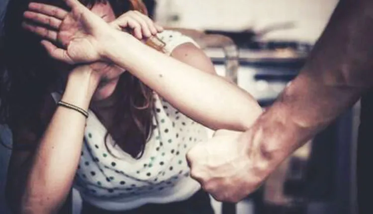 Αγριος ξυλοδαρμός γυναίκας από τον σύντροφό της μέσα σε νυχτερινό κέντρο στη Λάρισα