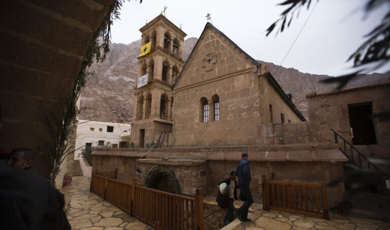 «Οι αιώνες σεβάστηκαν τη Μονή του Σινά, ας τη σεβαστεί και η Αίγυπτος»