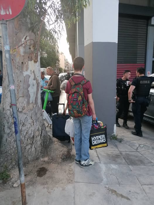 Τα κοράκια τα αρπάζουν όλα – Έξωση σε οικογένεια με παιδί ΑμεΑ στα Σεπόλια