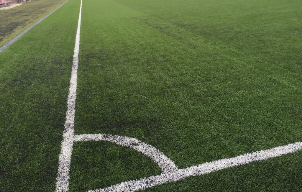 Πάτρα: Φίλαθλος μπήκε στο γήπεδο και έστειλε στο νοσοκομείο ποδοσφαιριστή σε αγώνα τοπικού πρωταθλήματος