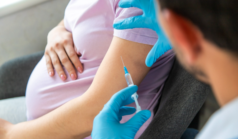 ΗΠΑ – Απόφαση ΒΟΜΒΑ: Τέλος οι εμβολιασμοί κατά της COVID-19 σε παιδιά και εγκύους