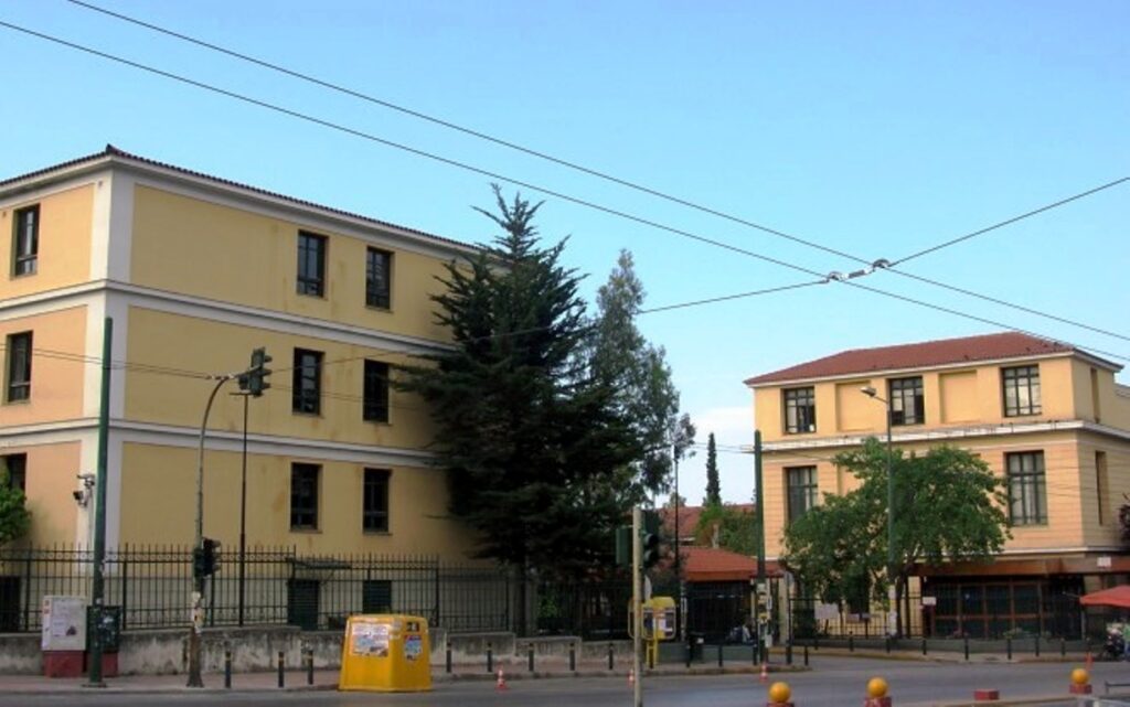 Τέθηκαν σε αργία από το κτηματολόγιο οι 6 δημόσιοι υπάλληλοι -Απολογούνται στον εισαγγελέα οι 9 κατηγορούμενοι για διαφθορα