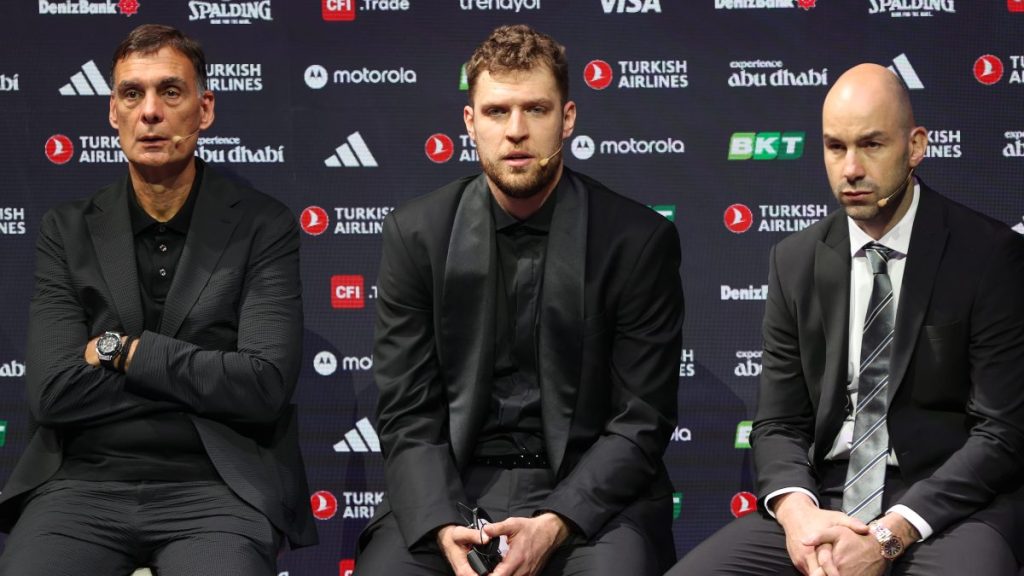 Συνέντευξη τύπου Final Four 2025 – Βεζένκοφ : «Νιώθω ευλογημένος που επέστρεψα στον Ολυμπιακό, είμαστε έτοιμοι»