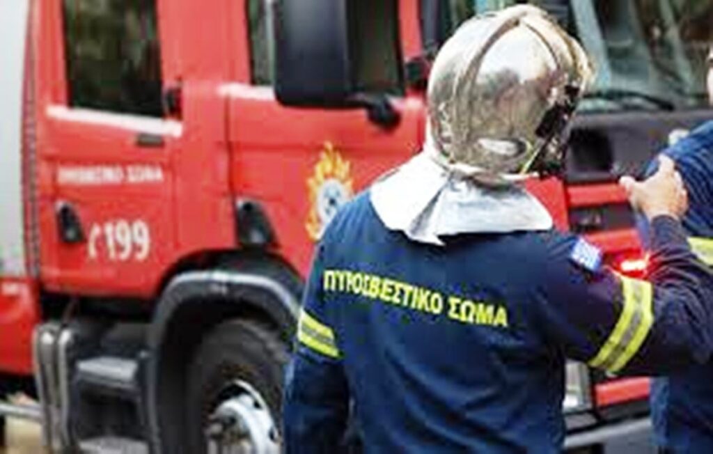 Φωτιά εκδηλώθηκε σε όχημα της Αεροπορίας Στρατού με 13 επιβάτες