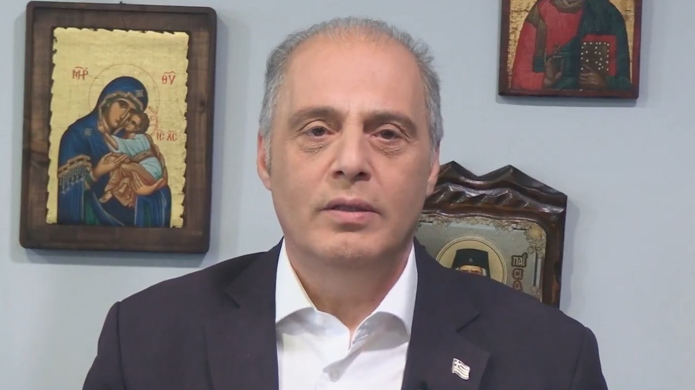 Κυριάκος Βελόπουλος: «Ας διαλέξει ο κος Καρώνης: ή επιστήμονας ή σεναριογράφος»