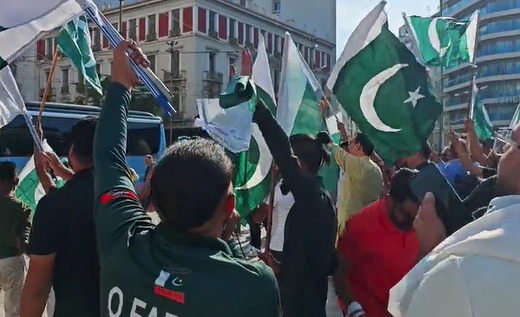 Ομόνοια: Πανηγυρισμοί σε διαδήλωση κατά της Ινδίας από Πακιστανούς